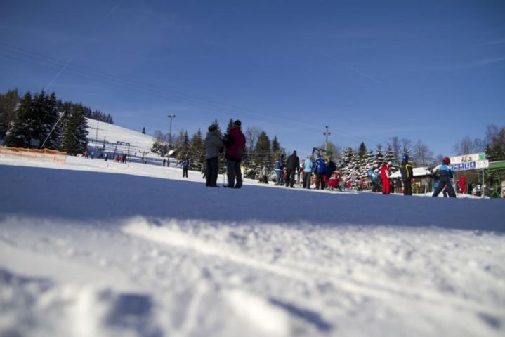 Ski areál Bedřichov nedaleko ubytování Chalupa Amálka