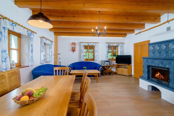 Obývací pokoj s jídelním koutem | Chalupa Amálka
